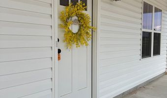 327 Woodlawn Church Rd, Baxley, GA 31513