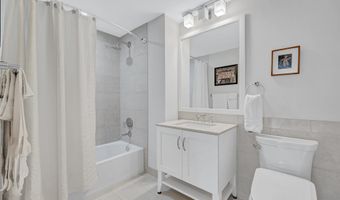 4915 HAMPDEN Ln 204, Bethesda, MD 20814