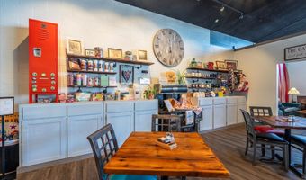 215 SE 10TH St, Bandon, OR 97411