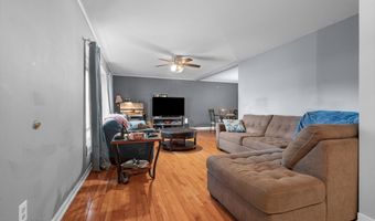 40 Elm St, Beachwood, NJ 08722