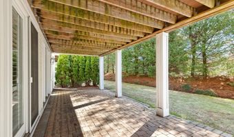 11 Swan Ln, Andover, MA 01810