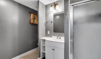 321 Fairview Ct, Ballwin, MO 63021