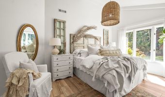 22 Chesterfield Lake Dr, Beaufort, SC 29906