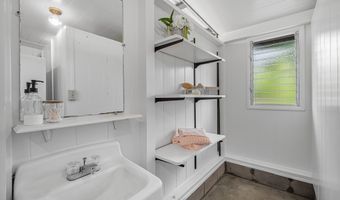 1610- A KINOOLE St, Hilo, HI 96720