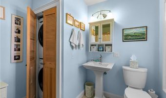 22 Greenough Pl, Newport, RI 02840
