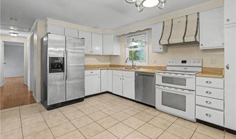 118 Duchess Rd, Cumberland, RI 02864