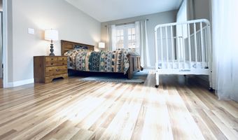 157 Main St, Gouldsboro, PA 18424