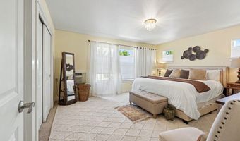 2214 McCall Dr, Ashland, OR 97520
