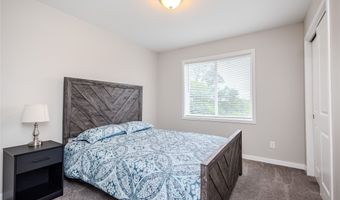 7000 Lake Ridge Ave 4, Des Moines, IA 50320