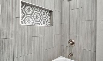 2404 N Robin St, Altus, OK 73521