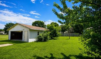 1011 Cochrane St, Aberdeen, SD 57401