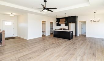 733 17th Ave SE, Altoona, IA 50009