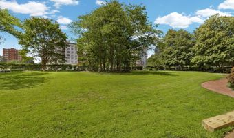 4141 N HENDERSON Rd 626, Arlington, VA 22203