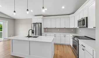 314 NE Meadow Ln, Ankeny, IA 50021