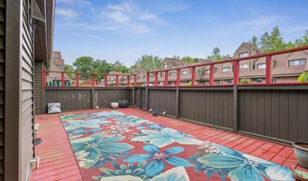 70 Montoya Dr 70, Branford, CT 06405