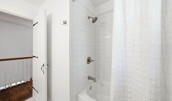 2400 Anchor Way, Anchorage, KY 40223