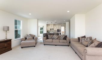 41 Gina Dr, Allentown, NJ 08501