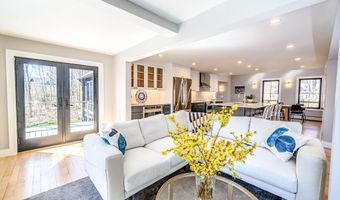 16 Cottage St, Belfast, ME 04915