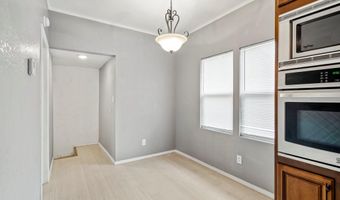 318 W Olive St, Aurora, MO 65605