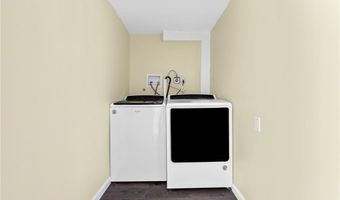 2 Betsy Williams Ct, Johnston, RI 02919