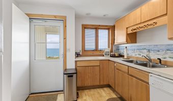 17646 S Ridgewood Dr, Arcadia, MI 49613