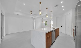2005 Robert Ave, Alva, FL 33920
