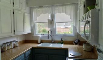 303 S Hickory St, Aberdeen, MS 39730