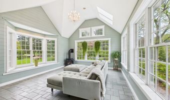 50 Intrepid Ln, Jamestown, RI 02835