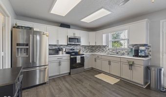 6608 Sonesta Dr, Indianapolis, IN 46217