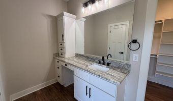632 Hiram Dr, Bauxite, AR 72011
