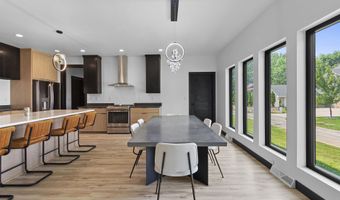 2257 E SHORE Dr, Green Bay, WI 54302