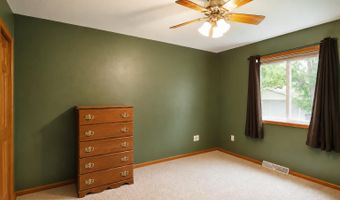 705 SW 13th Ave, Aberdeen, SD 57401