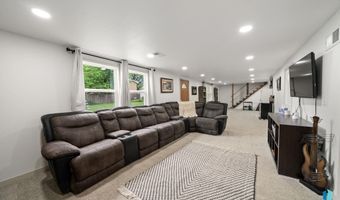 121 S 5th Ave, Brandon, SD 57005