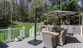 10 Greenbriar Ln, Amherst, NH 03031