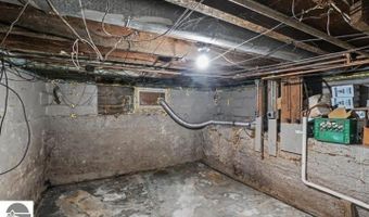221 W Center St, Alma, MI 48801
