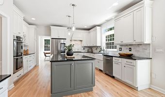 52 The Flume, Amherst, NH 03031