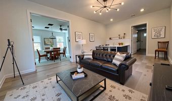2011 N UPTON St, Arlington, VA 22207