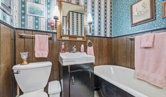 1101 E 10th St, Anderson, IN 46012