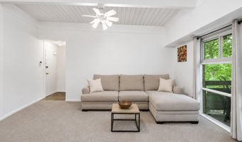4335 AMERICANA Dr 203, Annandale, VA 22003