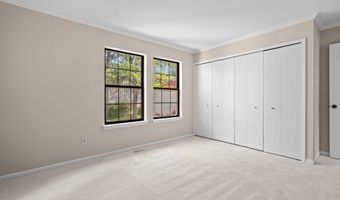 2250 Rivenoak Ct, Ann Arbor, MI 48103