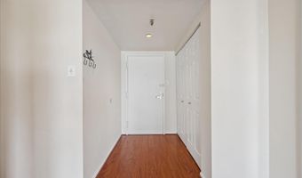 7401 WESTLAKE Ter 607, Bethesda, MD 20817