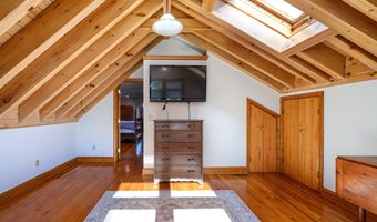 975 Wolf Hill Rd, Cheshire, CT 06410