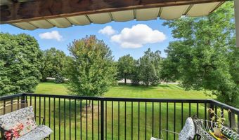 4 Pine Tree Dr 233, Arden Hills, MN 55112
