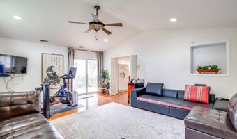 7108 LANIER St, Annandale, VA 22003