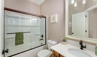 15006 Leavenworth Rd, Basehor, KS 66007