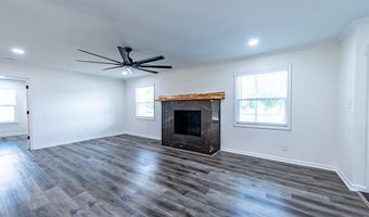 627 Longbow Dr, Albany, GA 31721