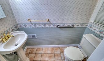 718 Blenheim Ave, Absecon, NJ 08201