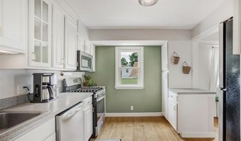 7658 General Meade Ln, Affton, MO 63123