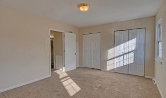 90 VILLAGE Dr, Dover, DE 19904