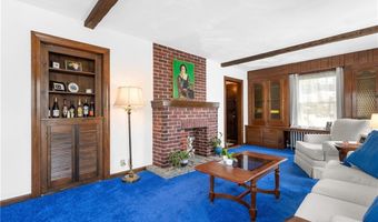 381 Auburn St, Cranston, RI 02910